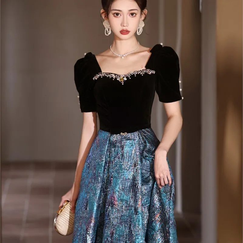 

Light luxury niche banquet host Velvet rite of Passage vocal blue dress