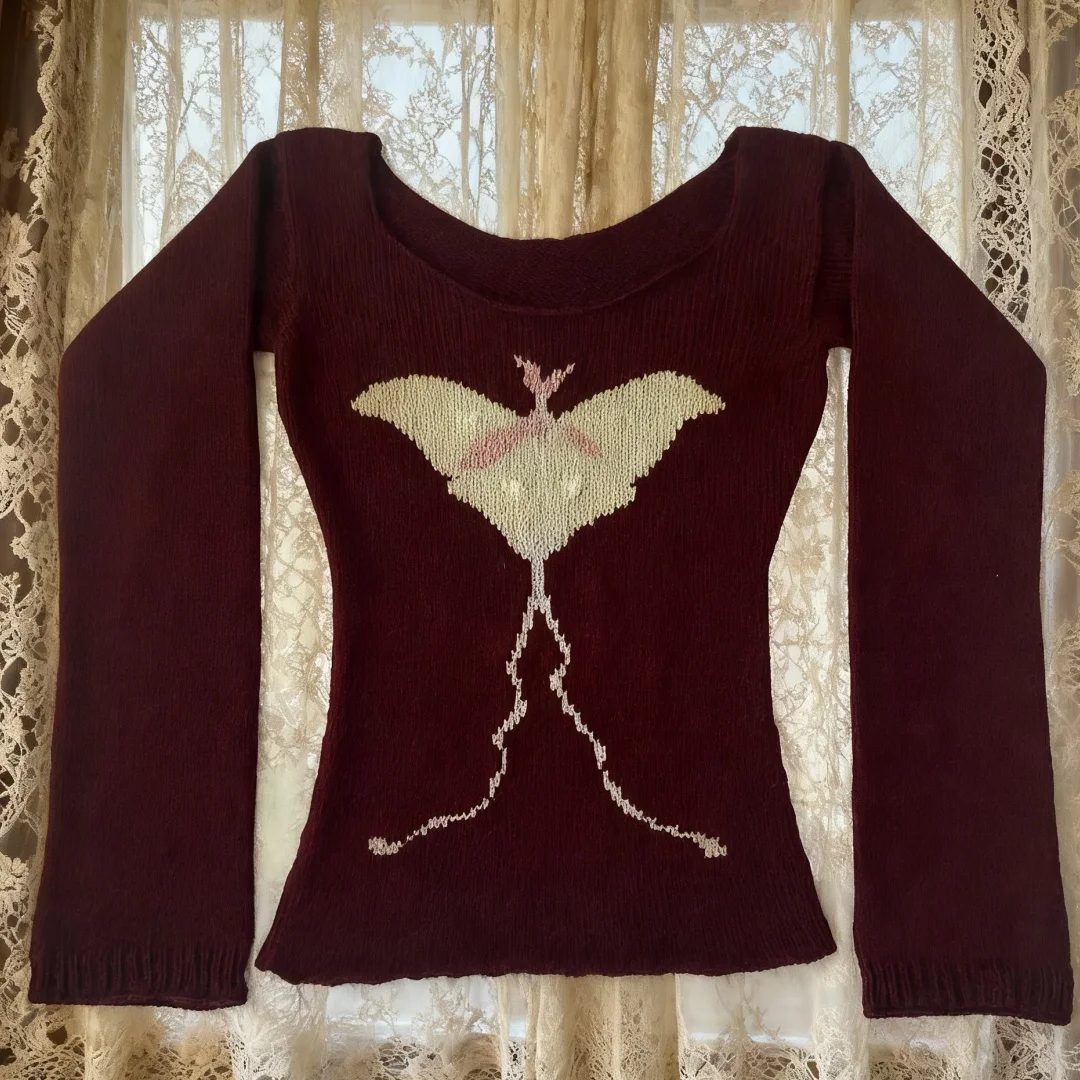 Burgundowy dopasowany sweter z dzianiny w europejsko-amerykańskim stylu z unikalnym wzorem motyla, modny dla kobiet.