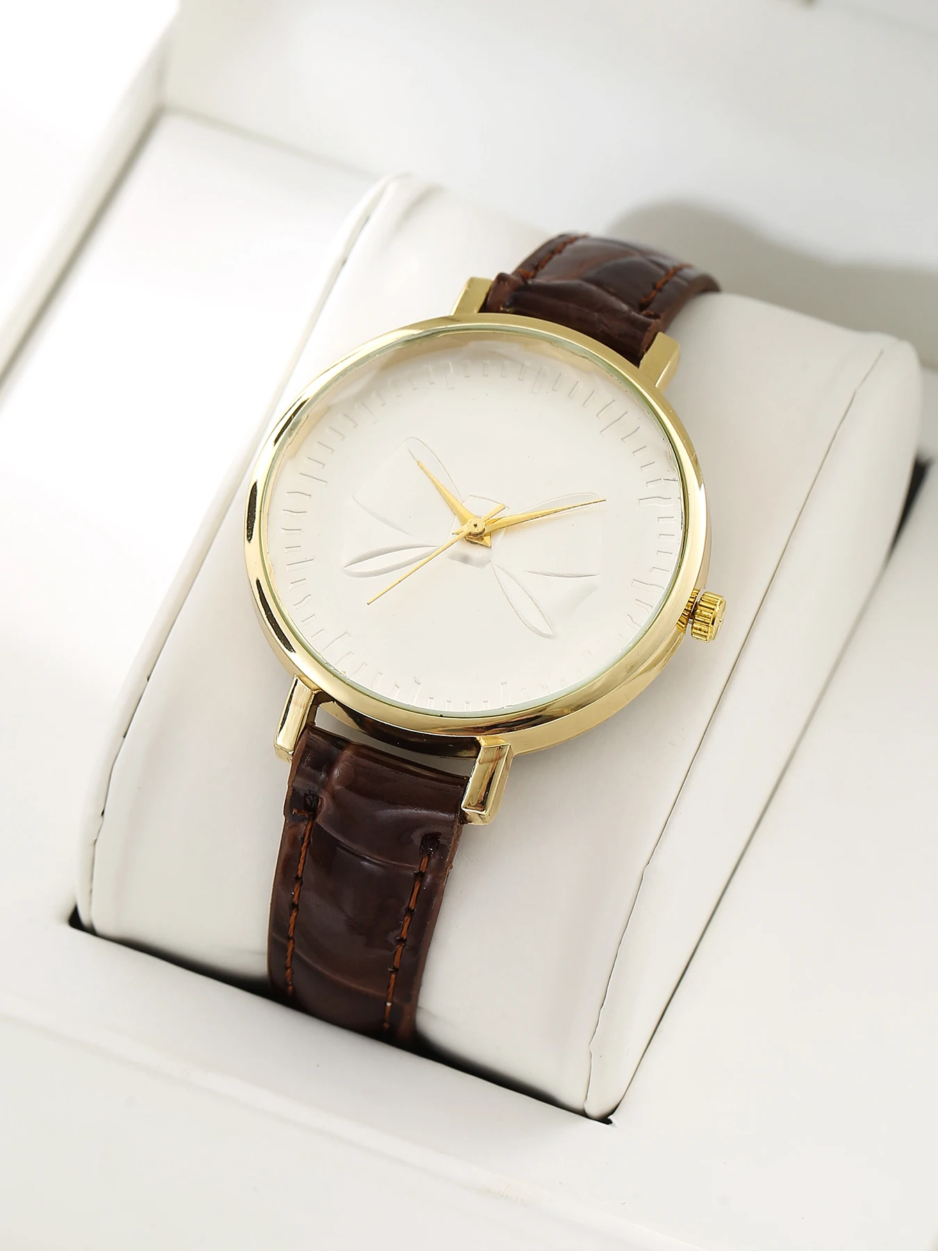 

Bowknot pattern, same style, simple and easy-matching fashion belt, women's quartz wristwatch