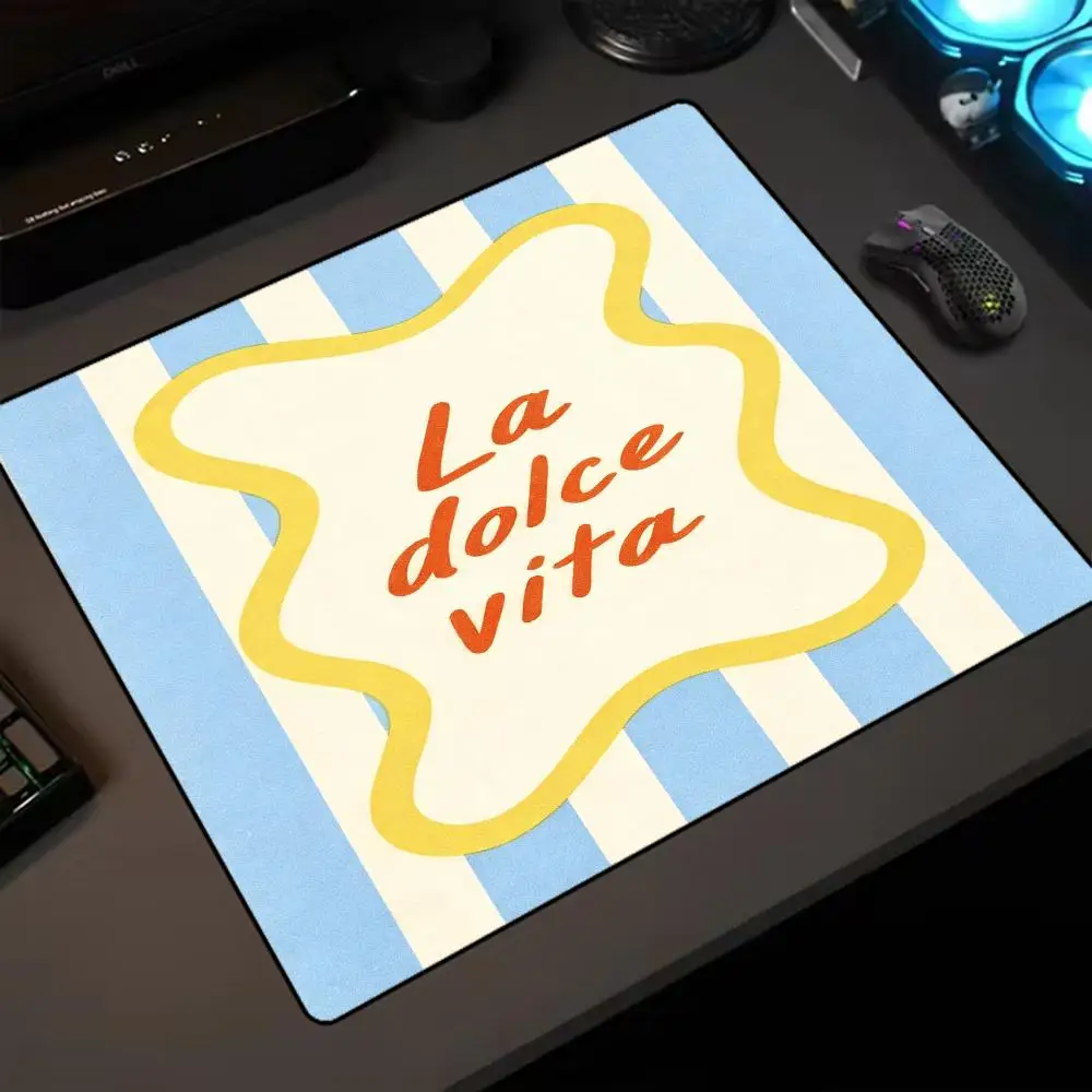 La Dolce Vita Italian Quote Design Speed Gaming Mouse Pad Natural Rubber Non-Slip Large Size For Study Gaming