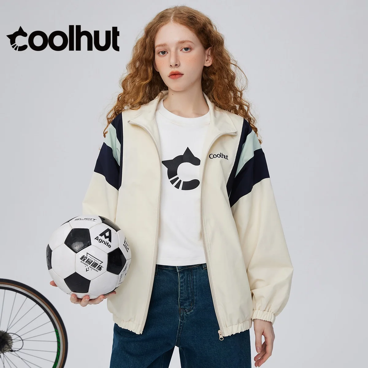 

COOLHUT, новинка 2025, женский винтажный стиль, цветной воротник-стойка, свободный крой, топ с вышивкой, осенняя повседневная спортивная верхняя одежда для колледжа