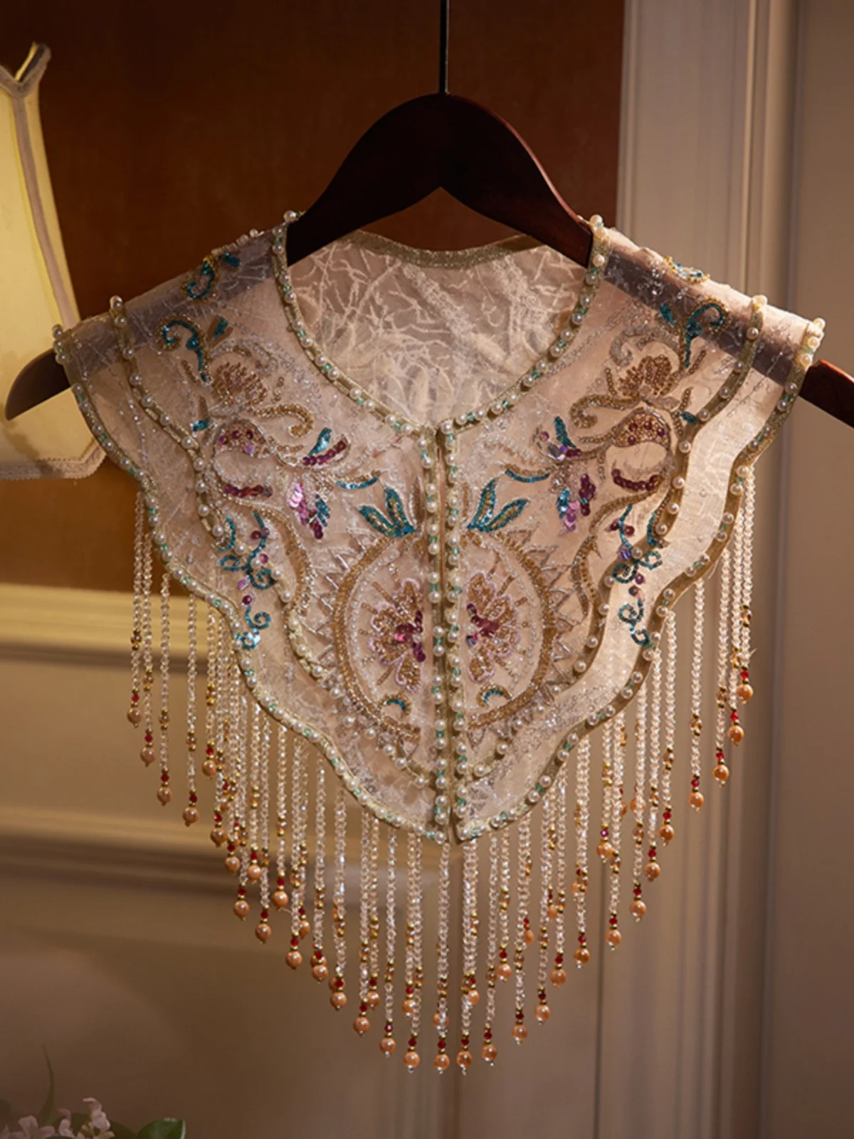 

Retro Handmade Bead Embroidery Cloud oulder round Ne ort Outerwear for Women Ele Tailed Skirt Ensemble