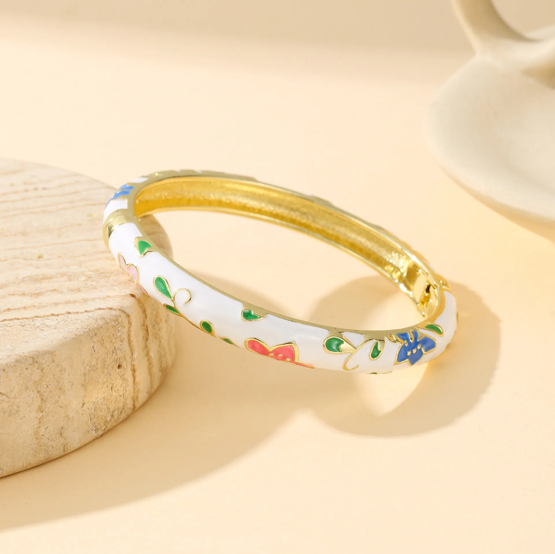 Fresh and sweet colourful enamel oil drop bracelet for women, vintage palace style five-petal flower open bangle