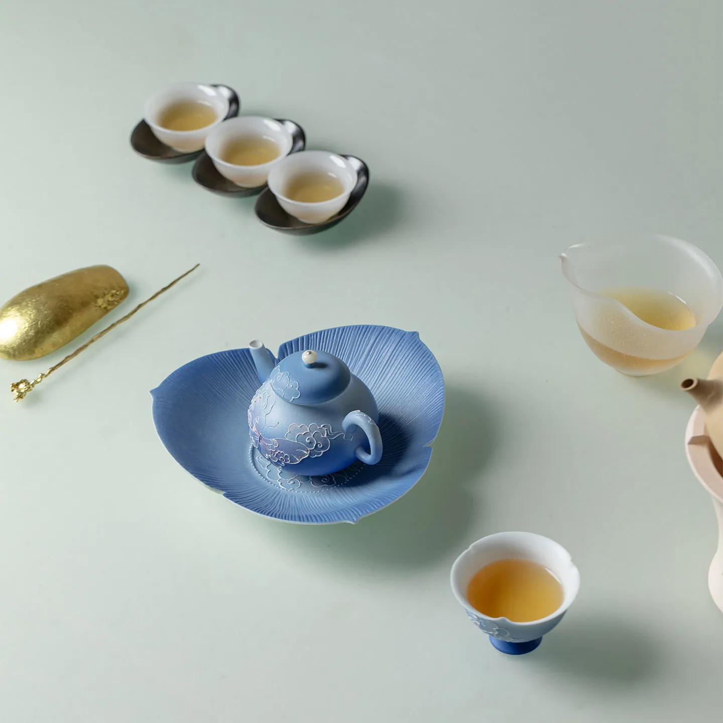 Creative Hand-painted Blue Mist Butterfly Shadow Kung Fu Tea Set High-end One Pot and Two Cups Gift Box Business Souvenir Gift