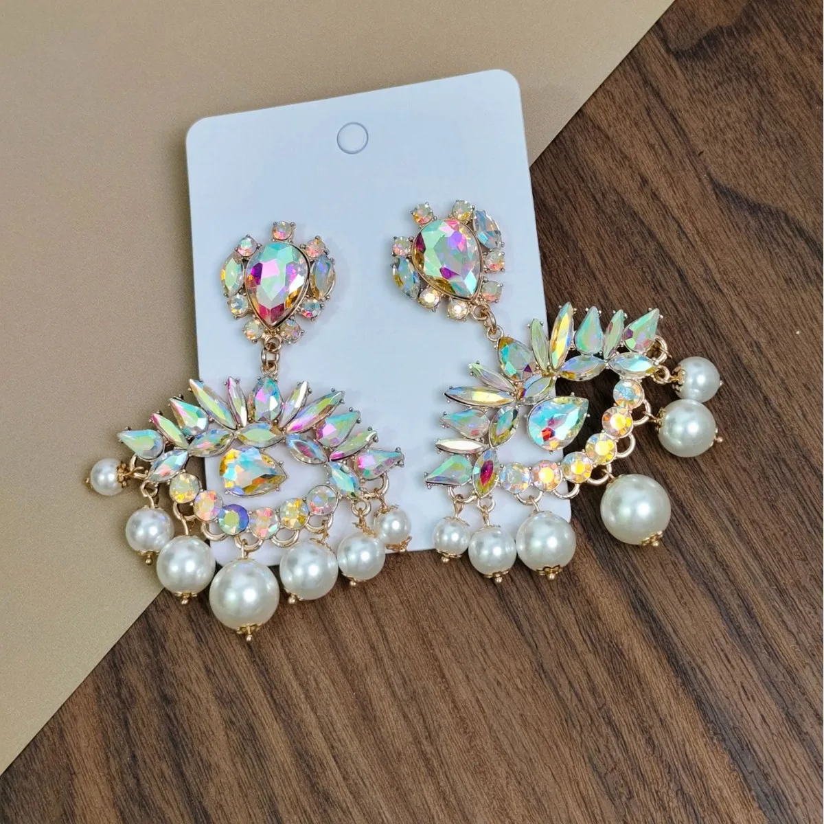 Cross-border hot sale exaggerated retro earrings versatile colored diamond pearl studs high-end earrings wholesale