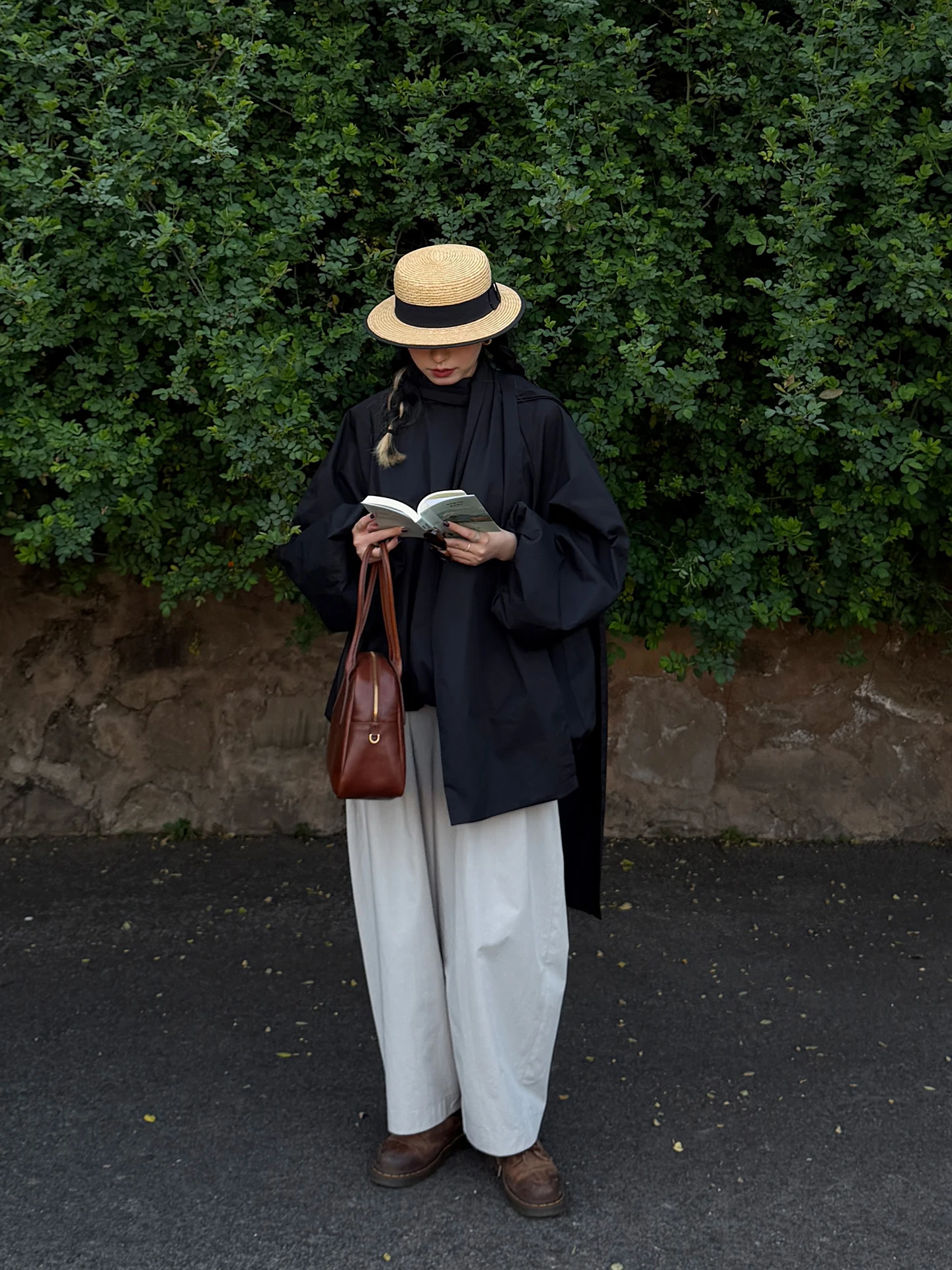 

Женская рубашка TICOTIKOO в винтажном стиле, минималистичная, черная, с воротником-шалькой, новая весенняя коллекция, свободный крой, хлопок, рукава-фонарики, длинный рукав