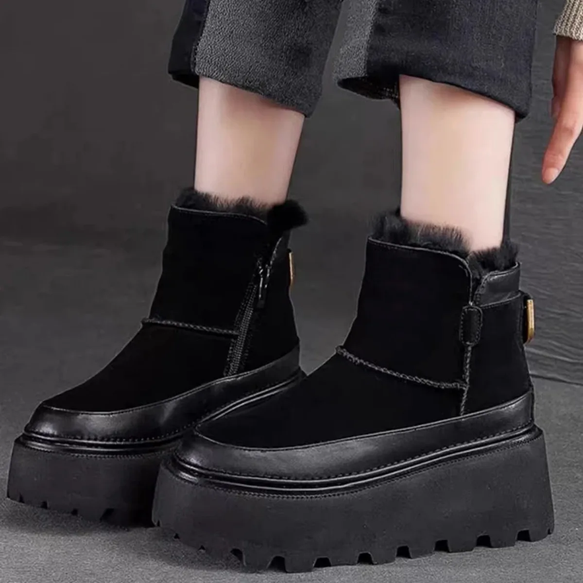 Nueva plataforma Mujer botines De nieve gamuza Desogner corto De felpa algodón tacones medios zapatos 2025 tendencia invierno cálido Botas acogedoras De Mujer