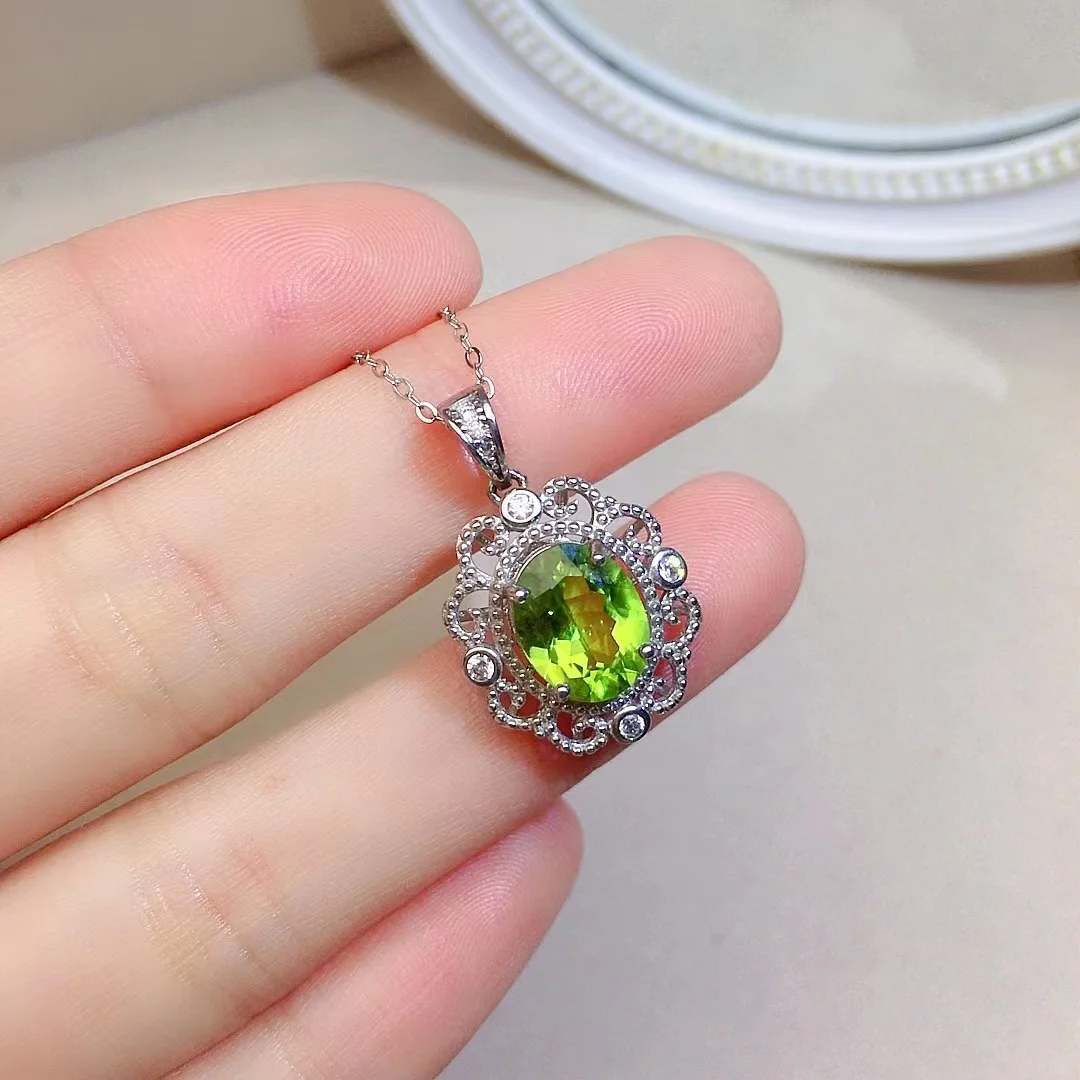 

3ct 8mm*10mm VVS Grade Natural Peridot Pendant Vintage Silver Peridot Necklace Pendant for Party Gift for Girl Friend