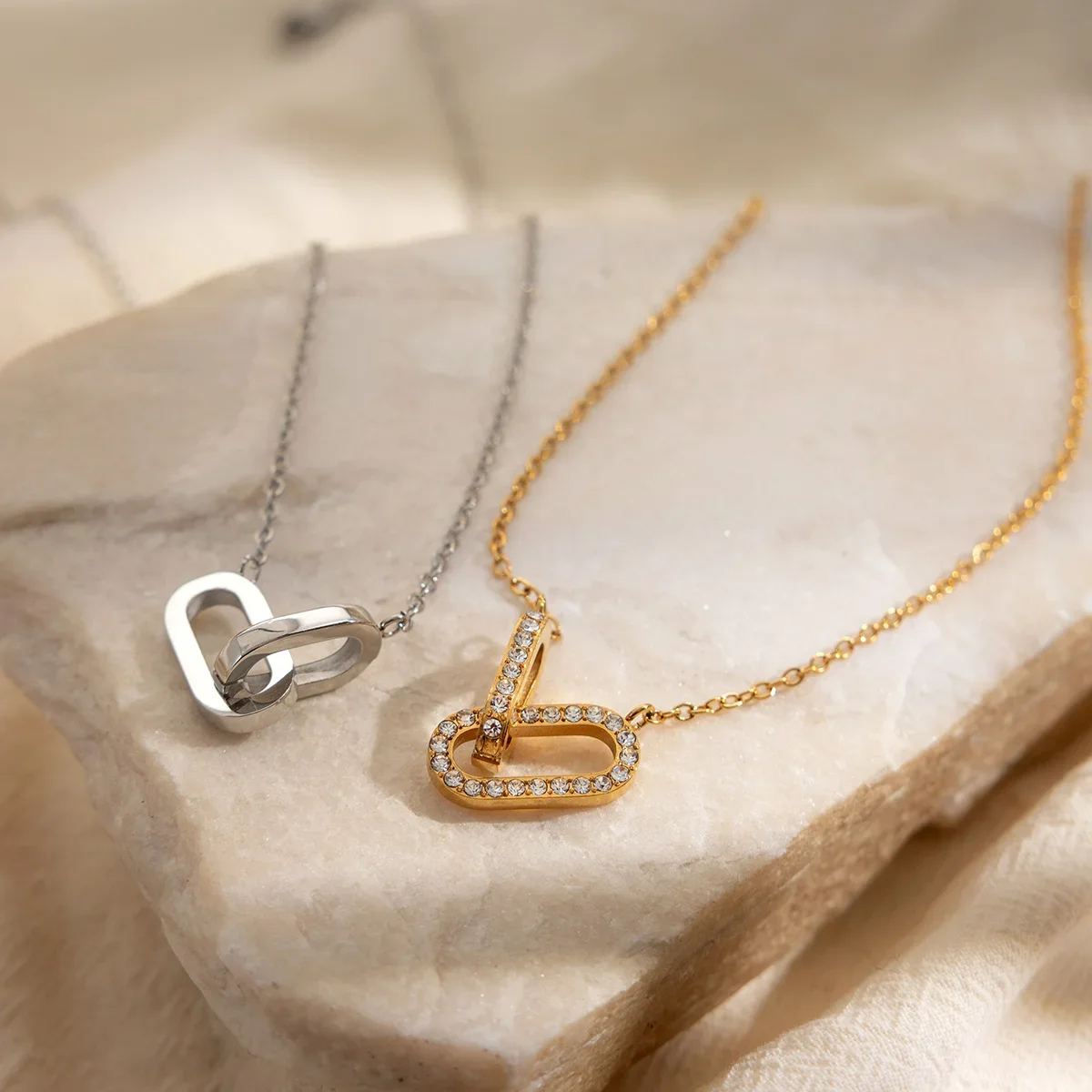 

Minimalist Double Intertwined Pendant Necklace Zircon Inlay 18K Gold Plated Stainless Steel Fashion Jewelry For Women