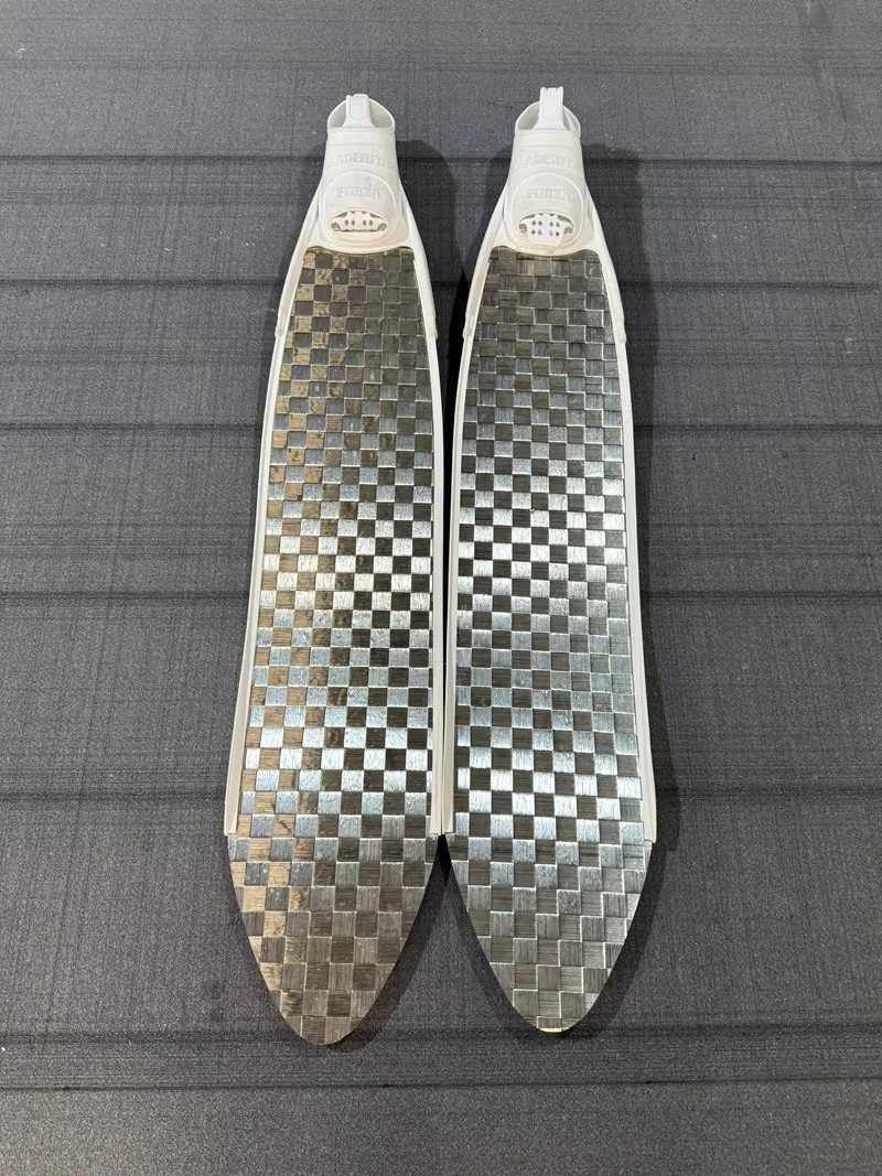 High-performance free diving longfin 100% carbon fiber fins for spear hunting