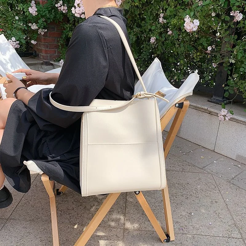 Koreaanse Versie Retro Vrouwen Grote Capaciteit Schoudertas Vrouwelijke Zomer Nieuw Getijdenboek Studenten Effen Kleur Pu Onderarm Tassen