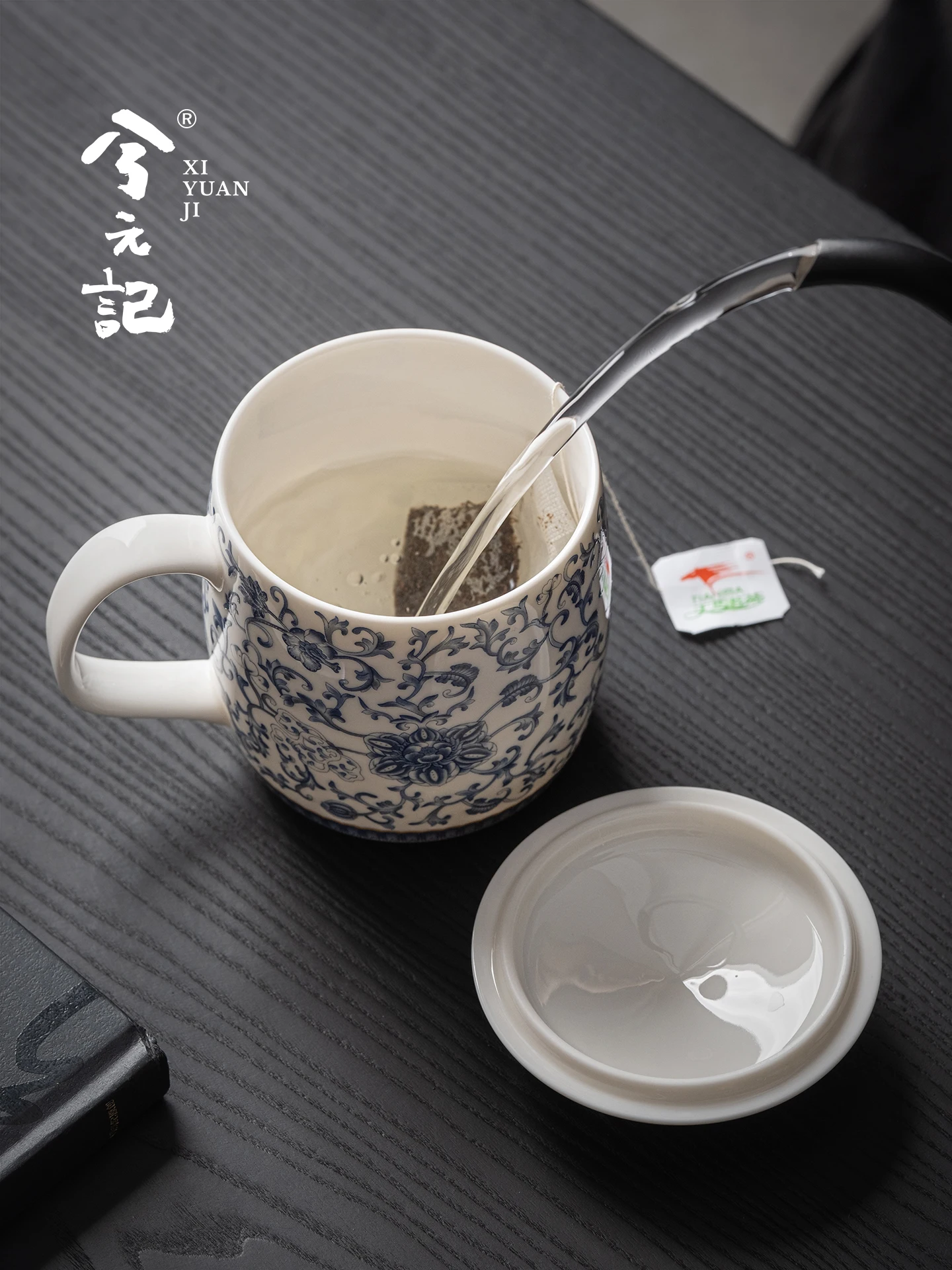 Blue and White Mutton Fat Jade Ceramic Water Cup Tea with Lid Good-looking Office Drinking