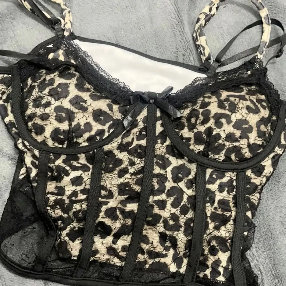 エレガントな透明レオパード柄キャミソールレースタンクスリムクロップトップススイートノースリーブレオパードメッシュコルセット春夏