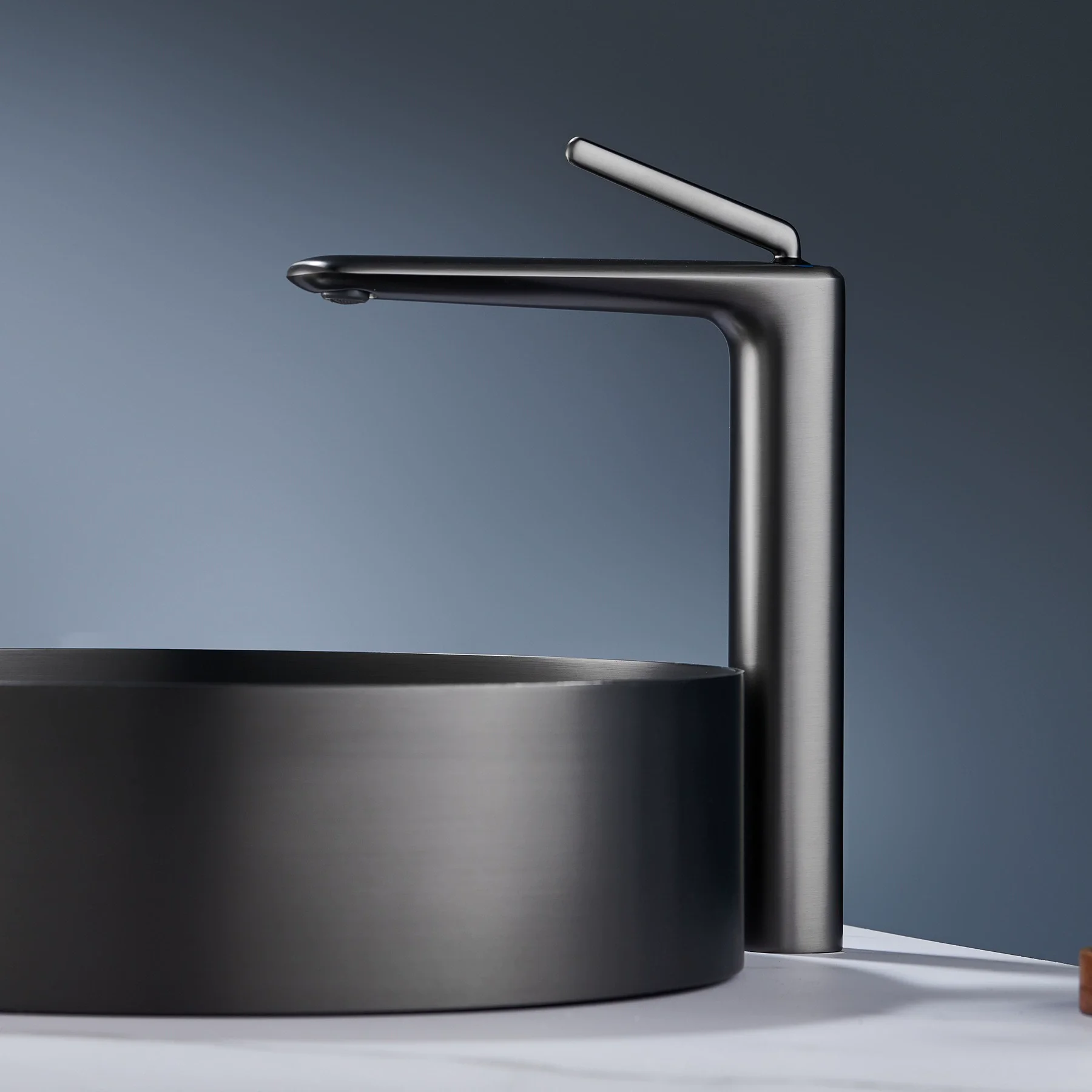 New Chrome Grey Basin Faucet Hot and Cold Bathroom Single Lever Brass Sink Mixer Decked Chrome Sink Mixer