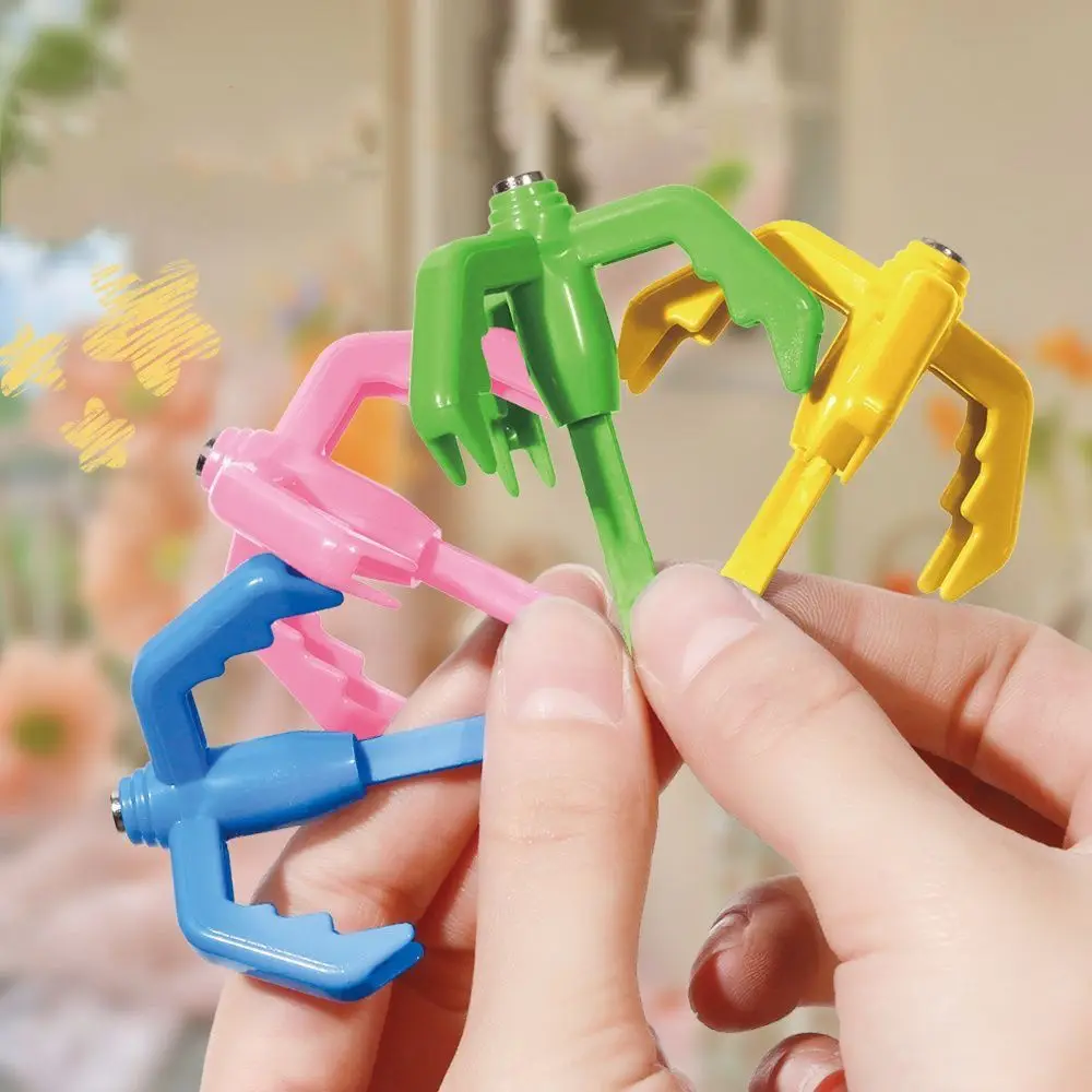 

Hand Eye Coordination Spring Claw Hook Plastic Easy To Use Hook Claw Scalable Claw Toy Magnetic Attraction Colourful