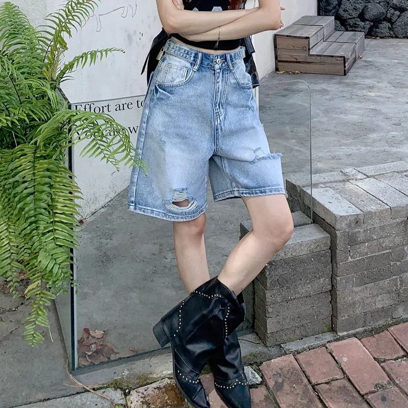 Pantaloncini di jeans dritti al ginocchio con foro vintage allentato casual Donna Pantaloni corti larghi in denim larghi a vita alta moda coreana Mujer