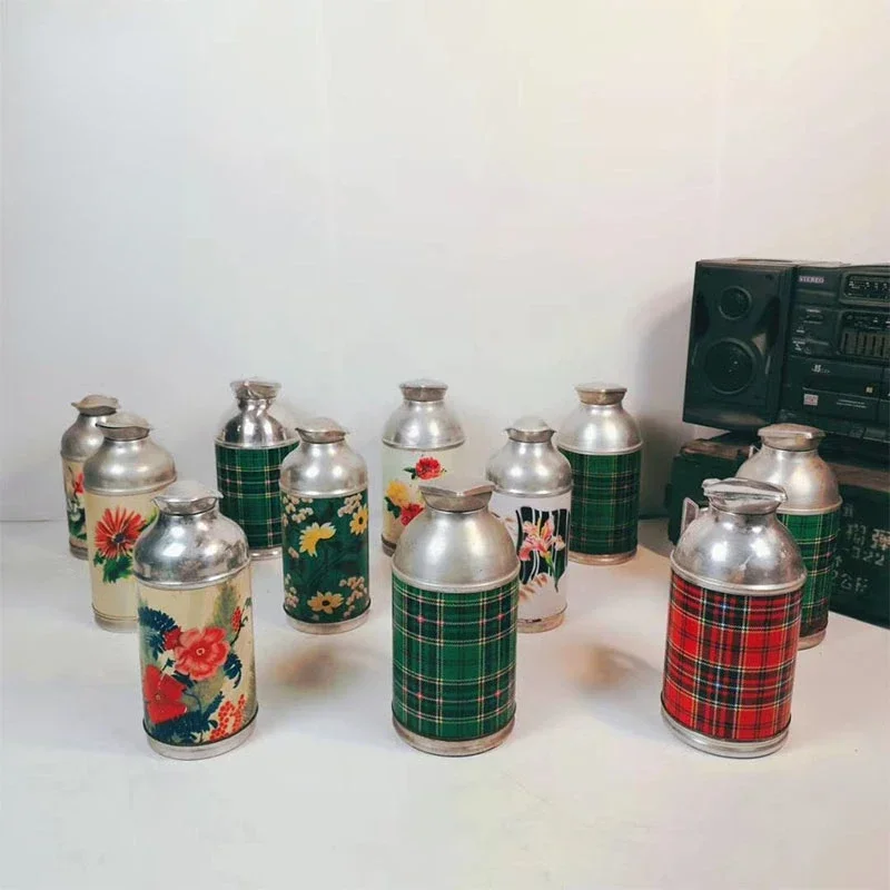 

Hot water bottle old ornaments aluminum thermos antique collection props small thermos