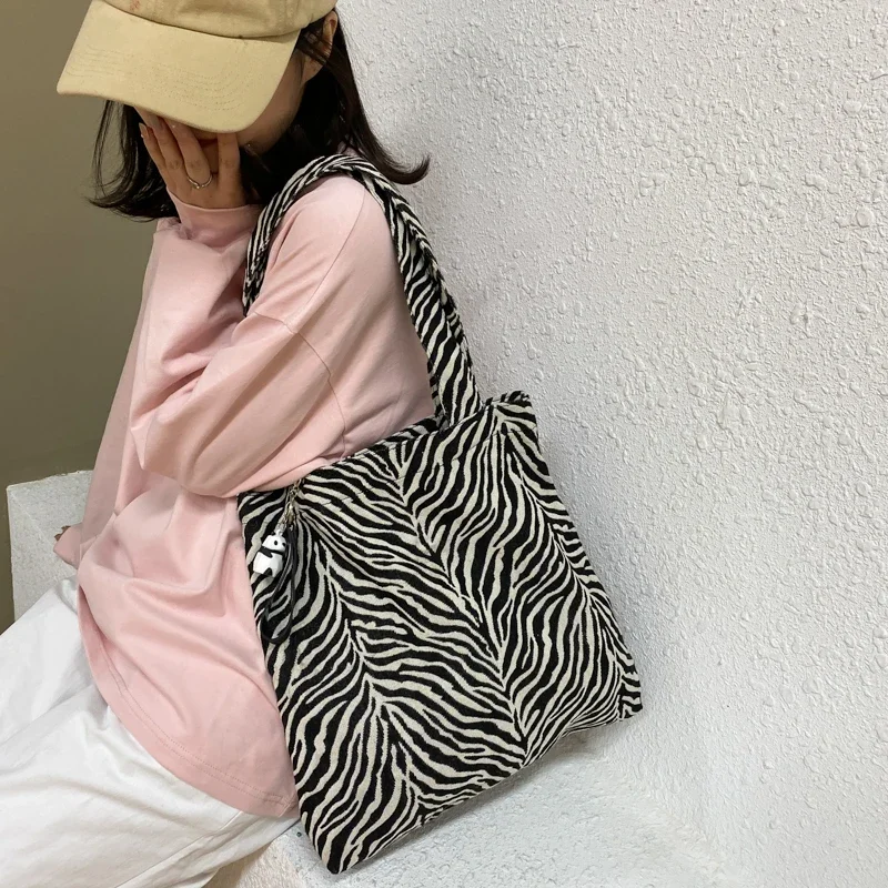 Fashion Large Capacity Zebra Canvas Handbag Women Bag Luxury Shoulder Bag New Shopping Tote Bag Casual Travel Underarm bag