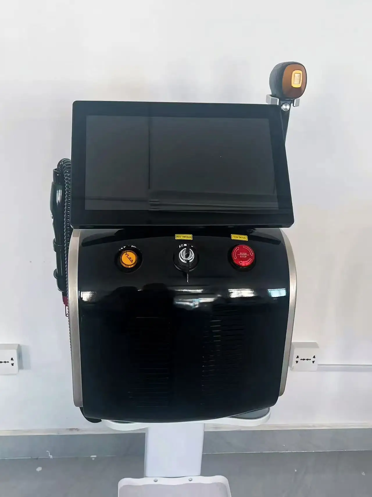 2-in-1 Titanium Laser Technology Cooling System PICO Laser Tattoo Removal Diode Las755 808 1064SLyric Laser Hair Removal Machine