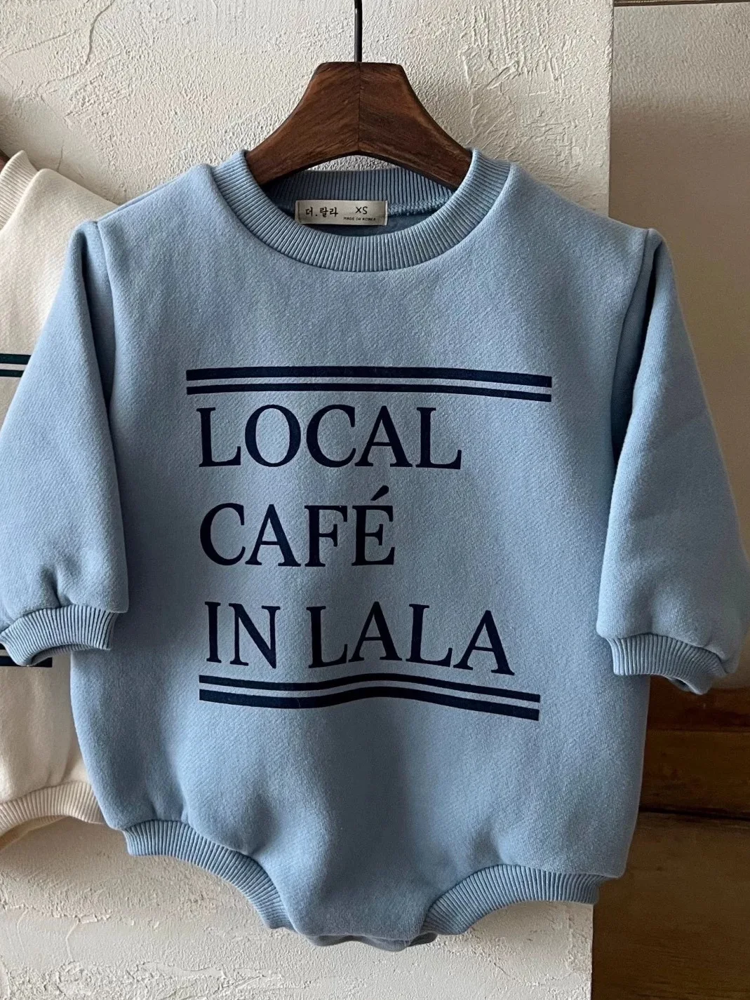 2025 شتاء جديد طفل طويل الأكمام الدافئة ارتداءها الوليد إلكتروني طباعة الصوف بذلة للطفل صبي فتاة ملابس كاجوال 0-24 متر