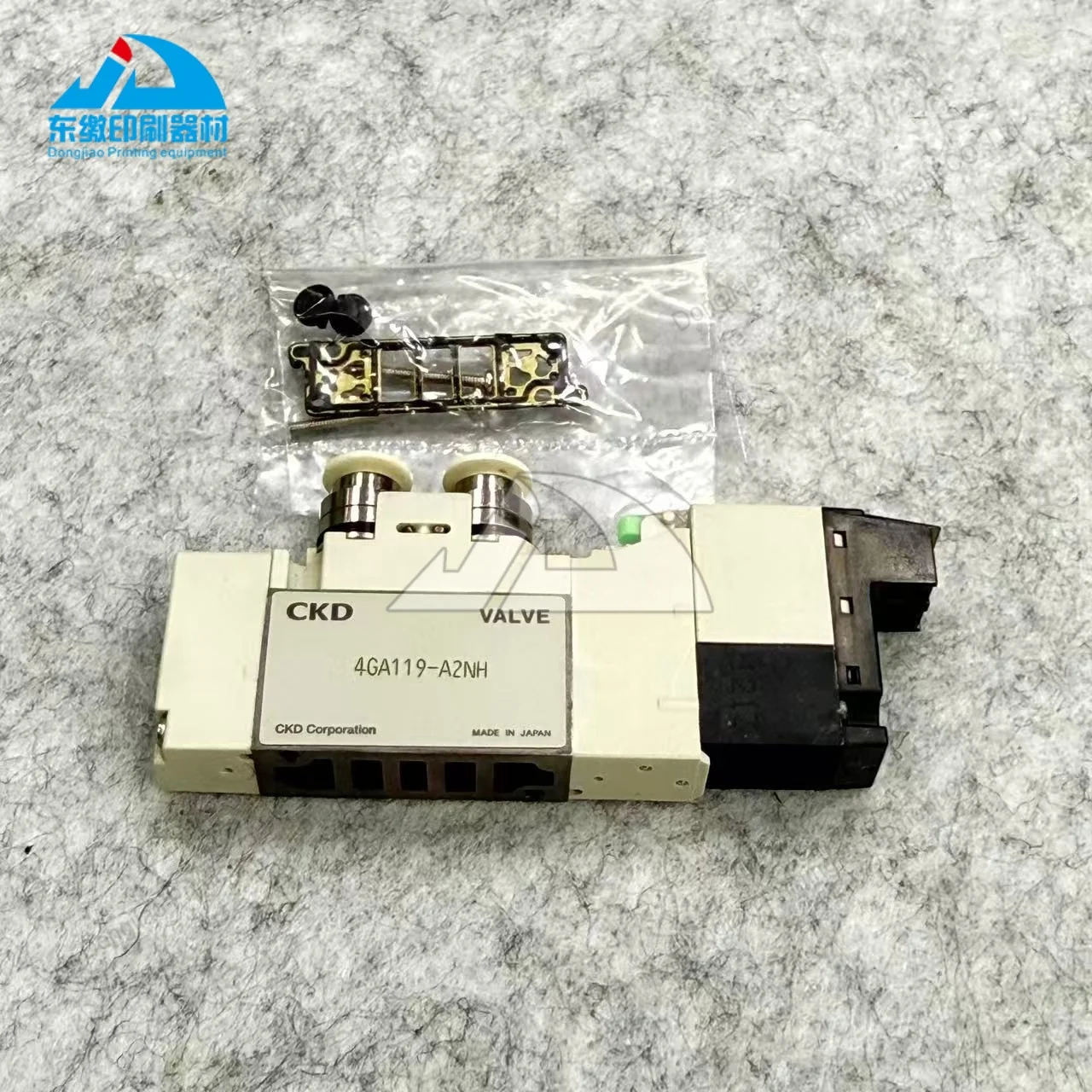 valvola-solenoide-ckd-originale-per-macchine-da-stampa-komori-componenti-per-tubi-m4-m5-m6-valvola-solenoide-ckd-4ga119-a2nh