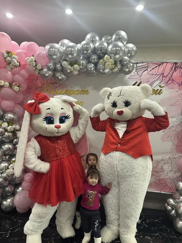 Adult White Easter …