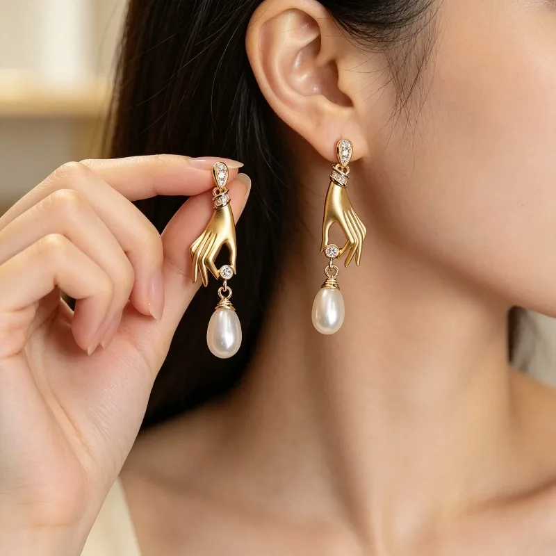Novel Design Hand with Imitation Pearl Dangle Earrings for Women Hot Trendy Female Accessory Daily Wear Statement Jewelry Gifts