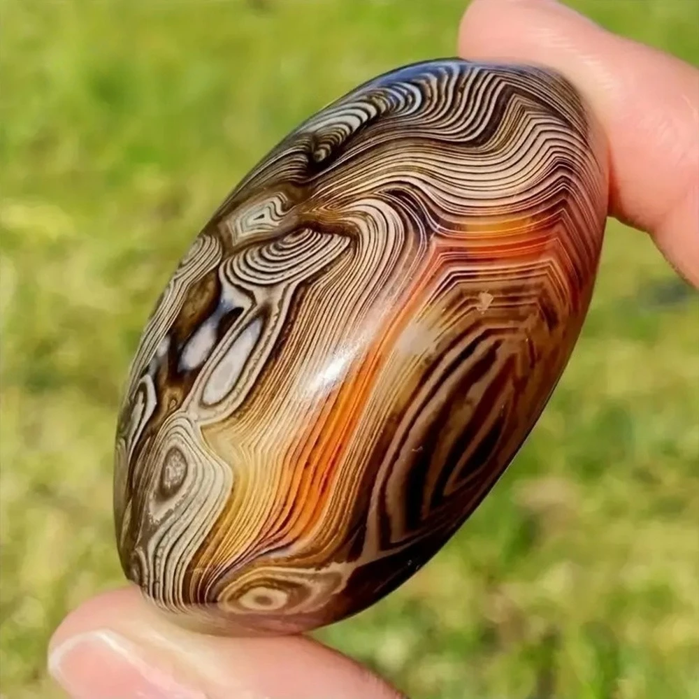 

Natural Irregular Banded Agate Polished Madagascar Sardonyx Specimen Healing Pocket Palm Stone Worry Stone Home Decor Gifts 1Pc
