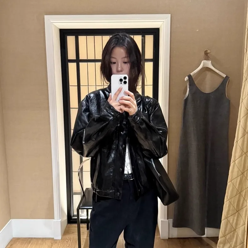 Loose Fit Glossy Bla Leather Jaet Stand Collar Casual Outerwear for Autumn Season TheBarnet Eight Milk Vintage Sle