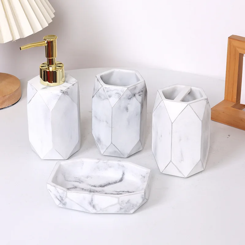 

Креативный мраморный набор для ванной комнаты, набор из четырех предметов, чашка для зубной щетки, мыльница, бутылка для дезинфицирующего средства для рук, чашка для зубной щетки, набор для ванной комнаты, смола