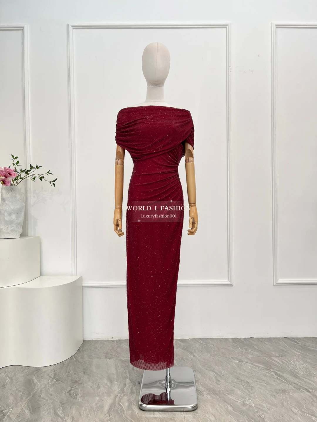 

Red Diamonds Pressed Short Sleeve The Off Shoulders Maxi Dress