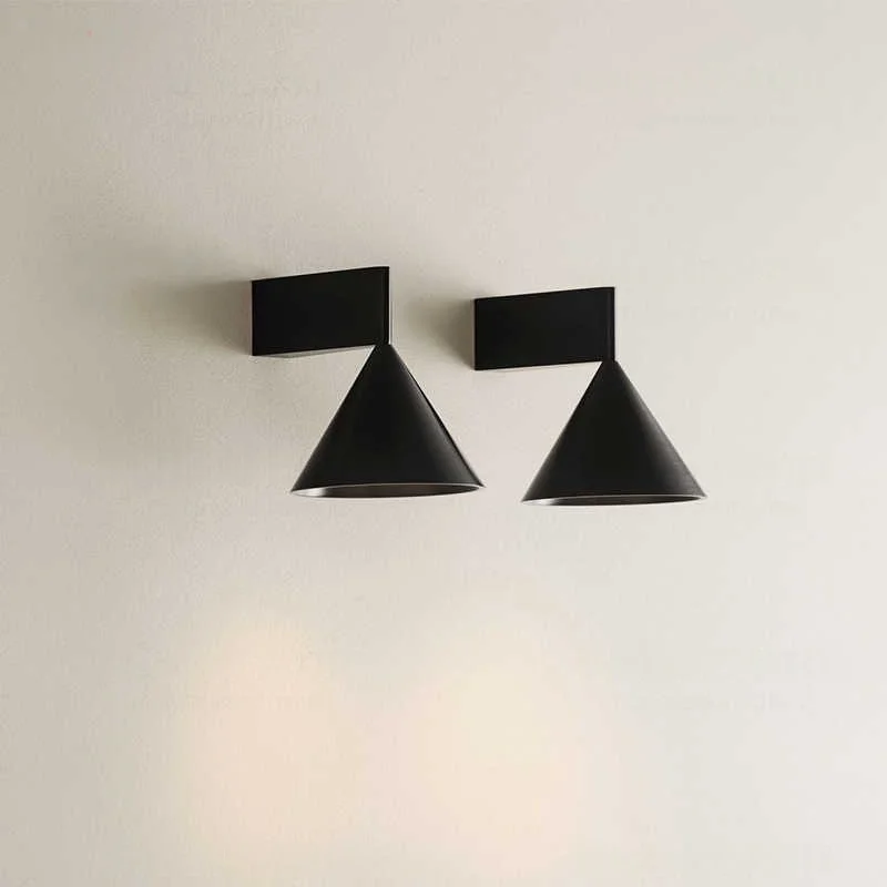 

Современный алюминиевый металлический настенный светильник в будущее, теплое световое бра, подходящее для гостиных, спален, столовых