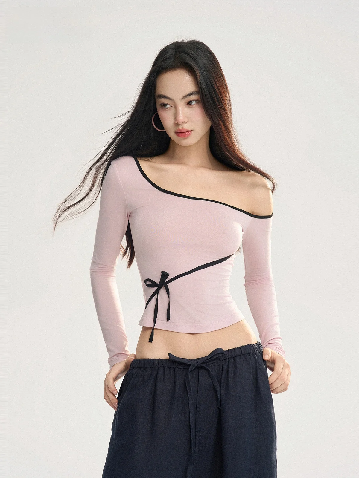 American Style Spicy Girl Knitted Top Women Summer Design Slim Fit Belly Show Long Sleeve Base Shirt Sexy Shoulder Design