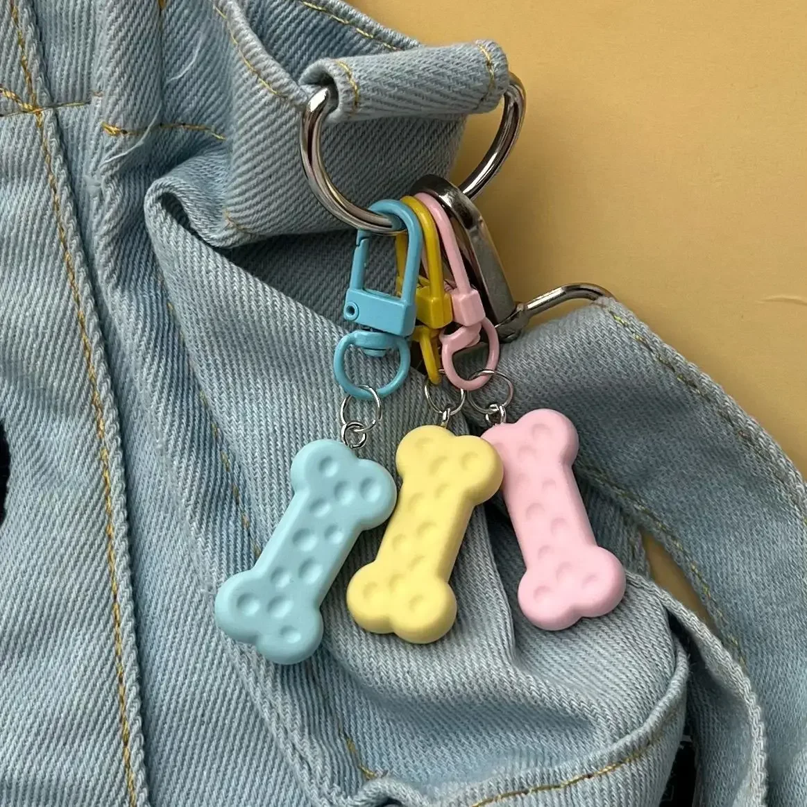 Fosco Colorido Cão Queijo Osso Keychain, Mochila Pingente, Versátil, Saco Acessório, Acessório de Mesa, Presente Melhor Amigo