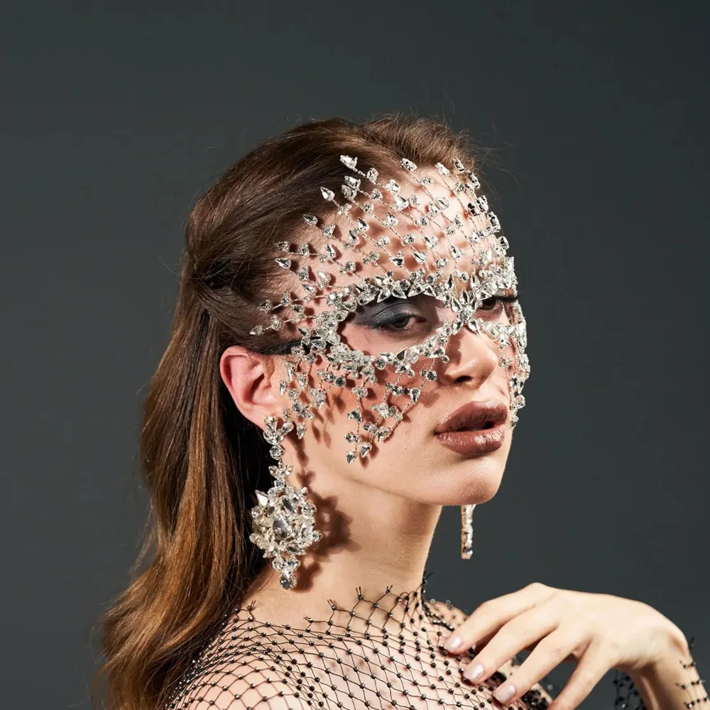 Rhinestone mask for masquerade parties and stage performances, white face mask