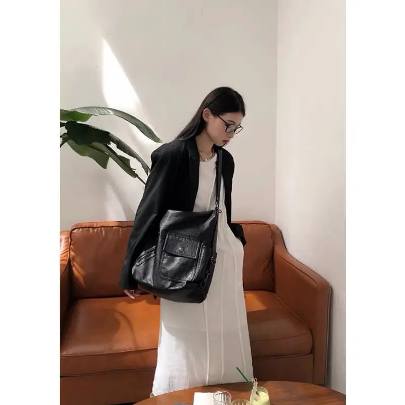 Women Vintage Commuter Shoulder Bag Large Capacity Y2k Black Crossbody Bag Design Lady Punk Grunge Handbags Motor Biker Style