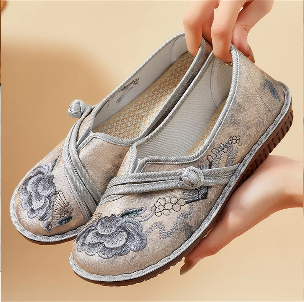 Zapatos individuales para mujer, primavera Otoño, nuevo estilo étnico, Retro, informal, tela bordada, zapatos planos de boca poco profunda, accesorios Hanfu Cheongsam