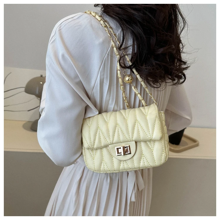 

Faionable Pink Diamond Chain Crossbody Bag Women's Sli Spring Summer Handbag Soft PU Leather Lo Bule Closure Square...