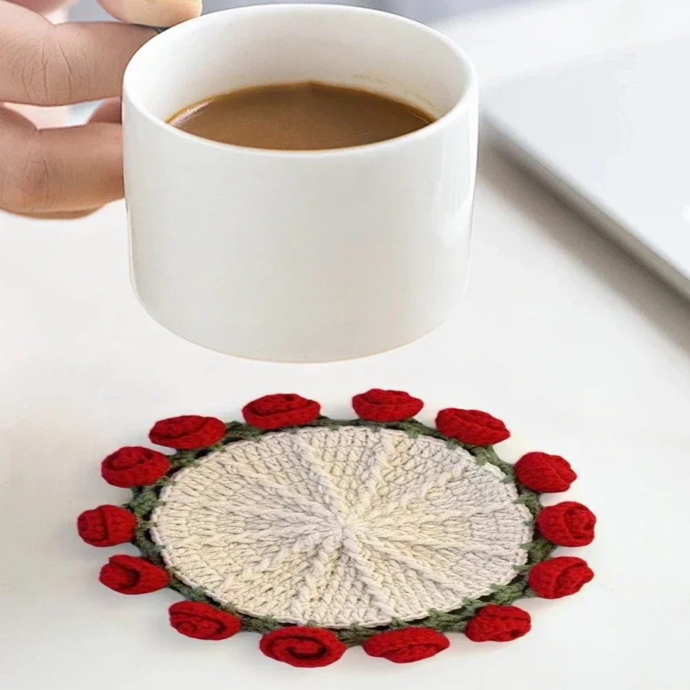 Set di sottobicchieri con fiori di rosa all'uncinetto a mano, decorazioni per la tavola resistenti al calore, regalo per la decorazione del tavolo da pranzo domestico, tappetino riutilizzabile