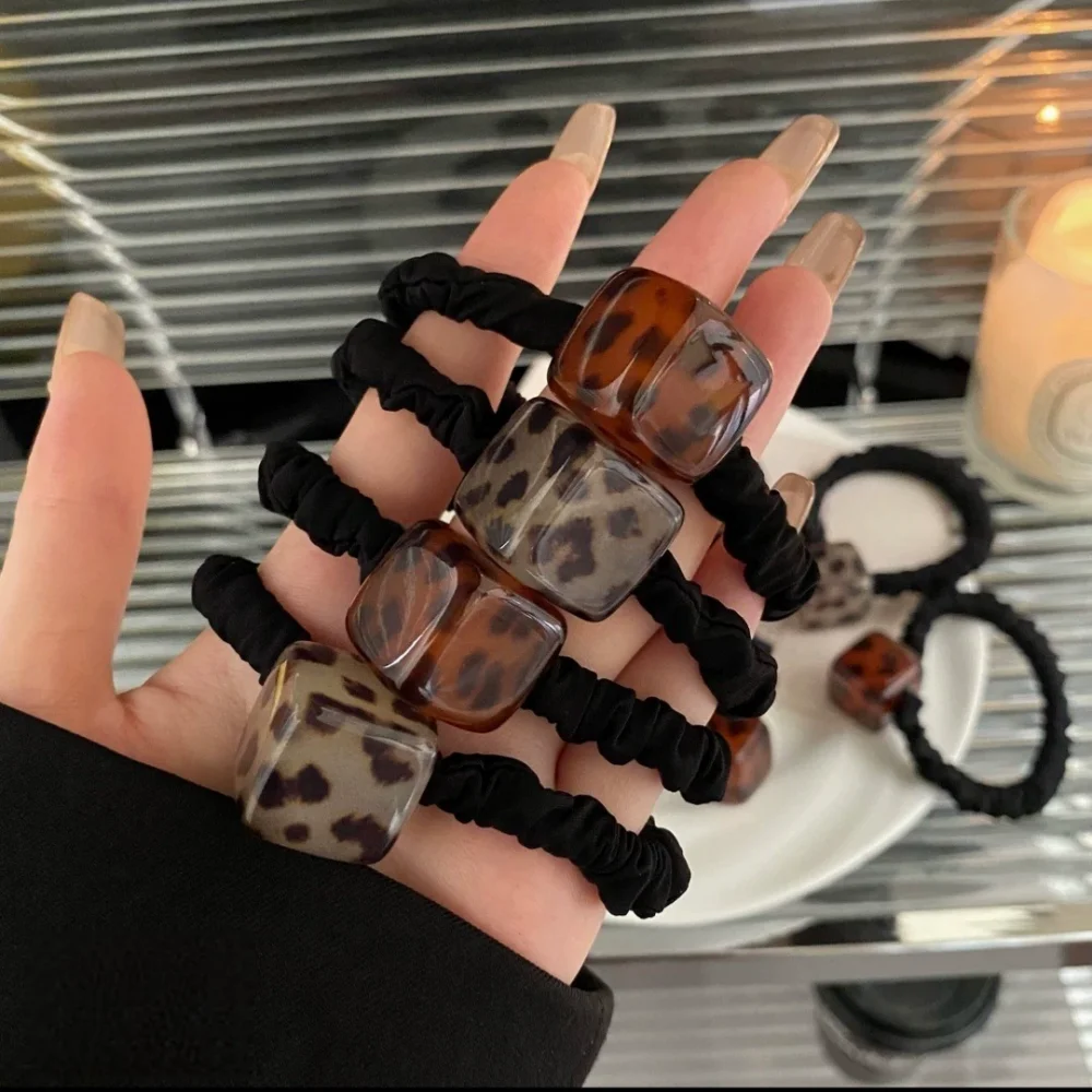 

1 Pack Leopard Print Square Ruched Hair Tie, Retro Edgy Style, Suitable for Daily Hair Tying / Commuting Outfits / Min