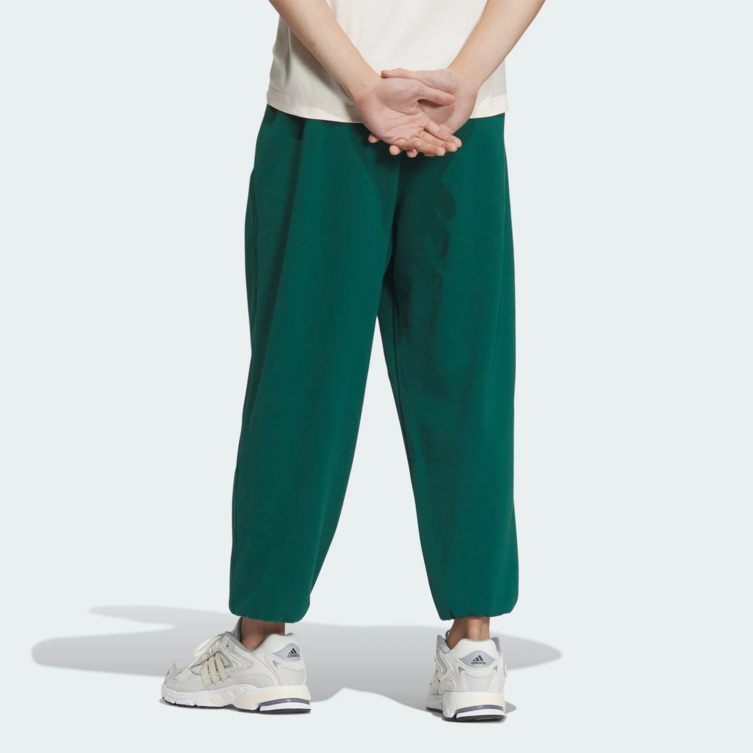 Adidas Originals Men's Retro Style Cuffed Sweatpants JE3467