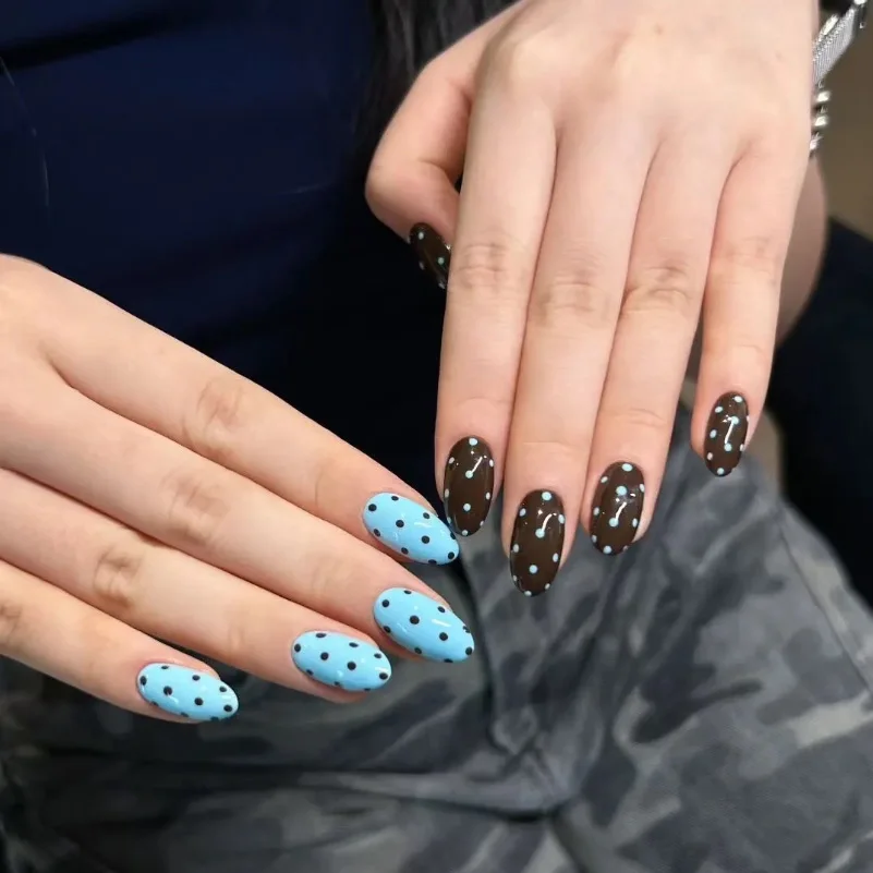 

10pcs Handmade Short Oval Press On Nails Retro Blue Brown Polka Dot Design French Fake Nails Wearable Nail Art Tips for Girls