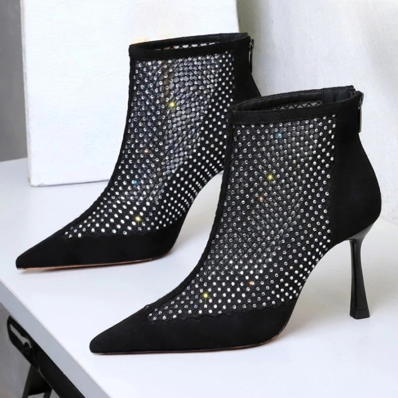 

Женские ботинки на каблуке в сетку со стразами, черные роскошные дизайнерские ботинки на молнии для женщин, ботинки с острым носком, дышащие сетчатые ботинки, женские ботинки