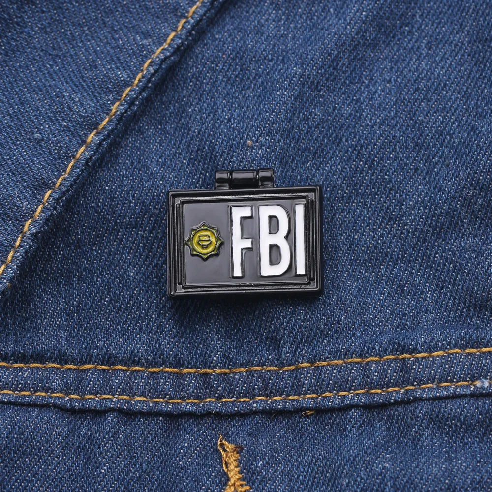 Classic TV Simpsons Brooch FBI Fox Mulder ID Card Enamel Pin for Backpack Jacket Funny Family X-Files Flip-top Personality Badge