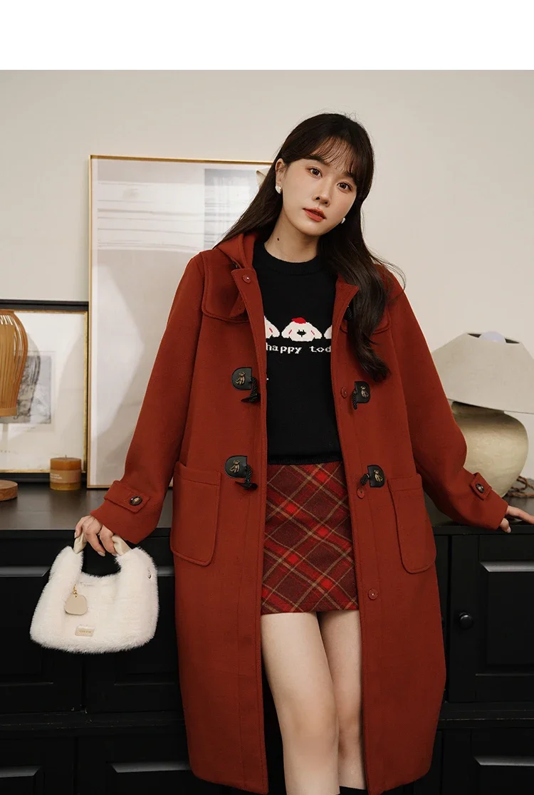 College Style Bear Embossed Horn Duffle Coat Women Wide-waist Wool Overcoat with Button Details for 2024 Autumn and Winter