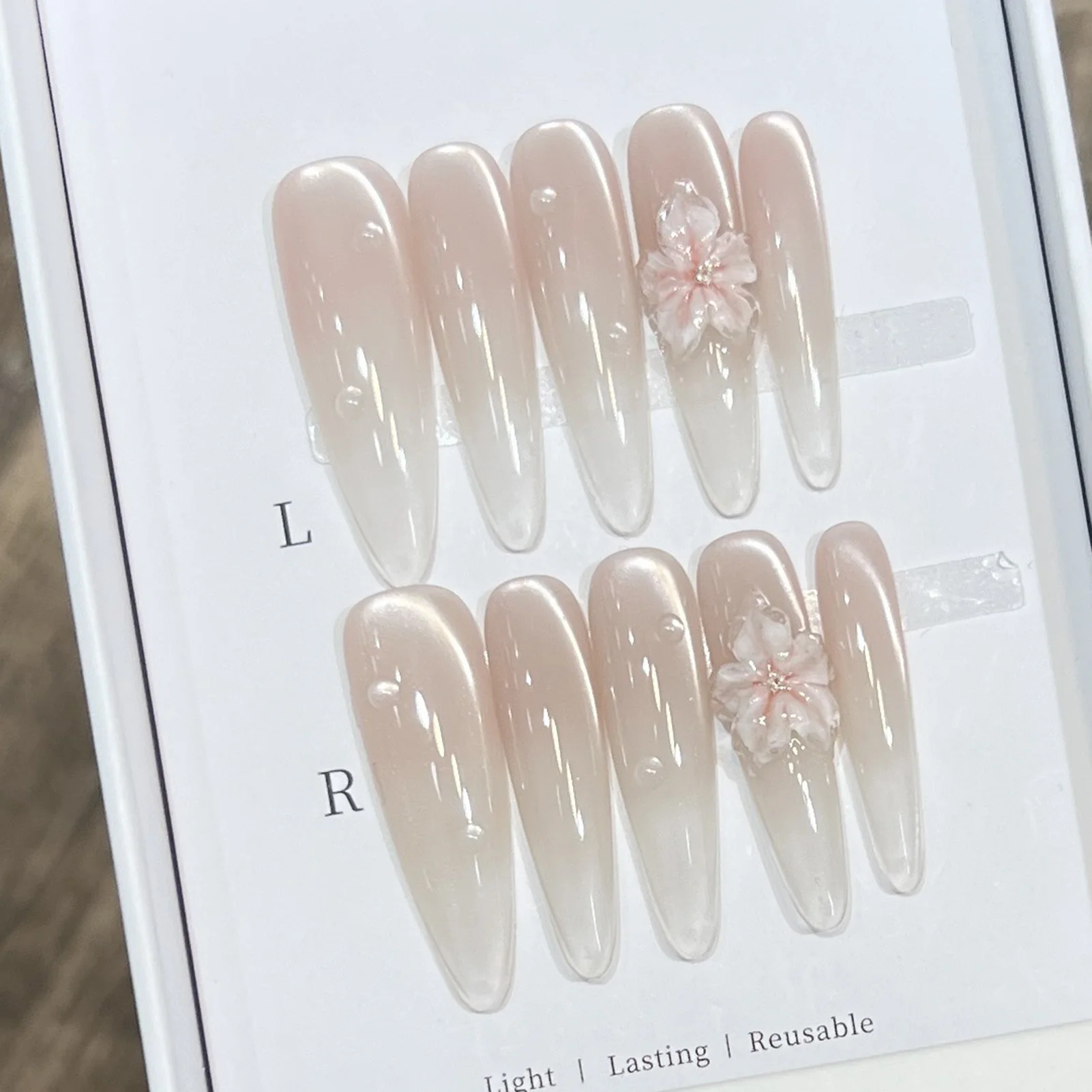 10 Stück lange Mandel-Kunstnägel mit grünem Katzenauge, handgefertigt, französischer Nagel zum Aufdrücken, Blumen-Perlen-Design, falscher Nagel, abnehmbar