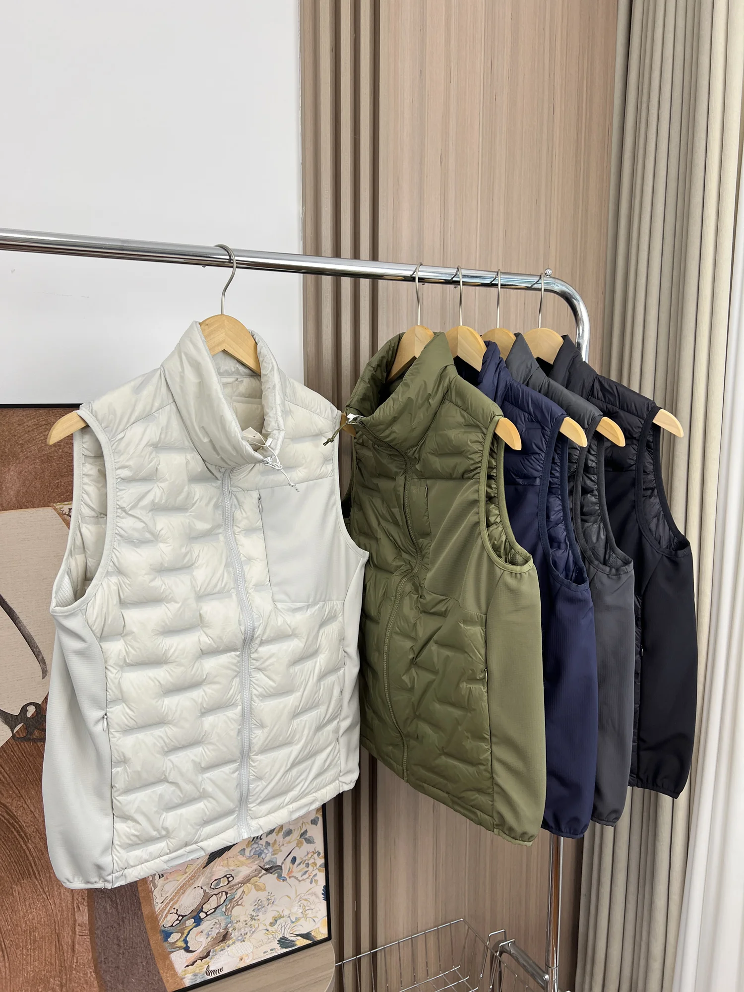 Recommended Lightweight Taped Seams Men's down Vest Fashionable Urban Style Windproof Water Repellent Warmth Couple's Autumn ...