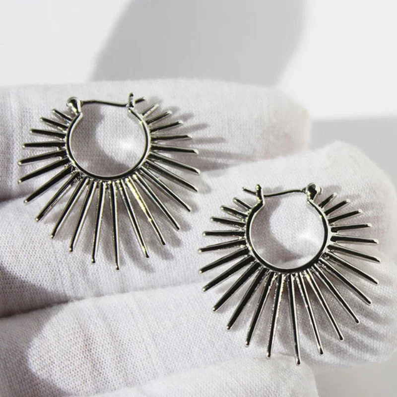 Trendy and Fashion Earrings for Women Hip Hop Style Exaggerated Fan-shaped Earring Buckles Irregular Lines Party Jewelry