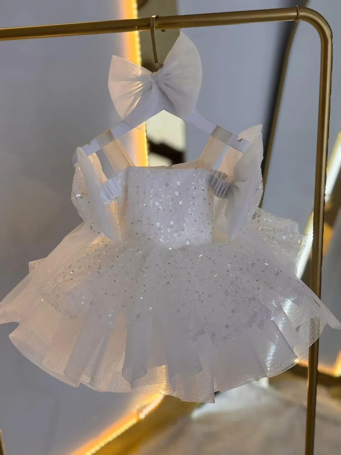 

Glitter White Flower Girl Dresses Tulle Baby Kids Birthday Wedding Party Dress Knee Length Toddler First Communion Ball Gown