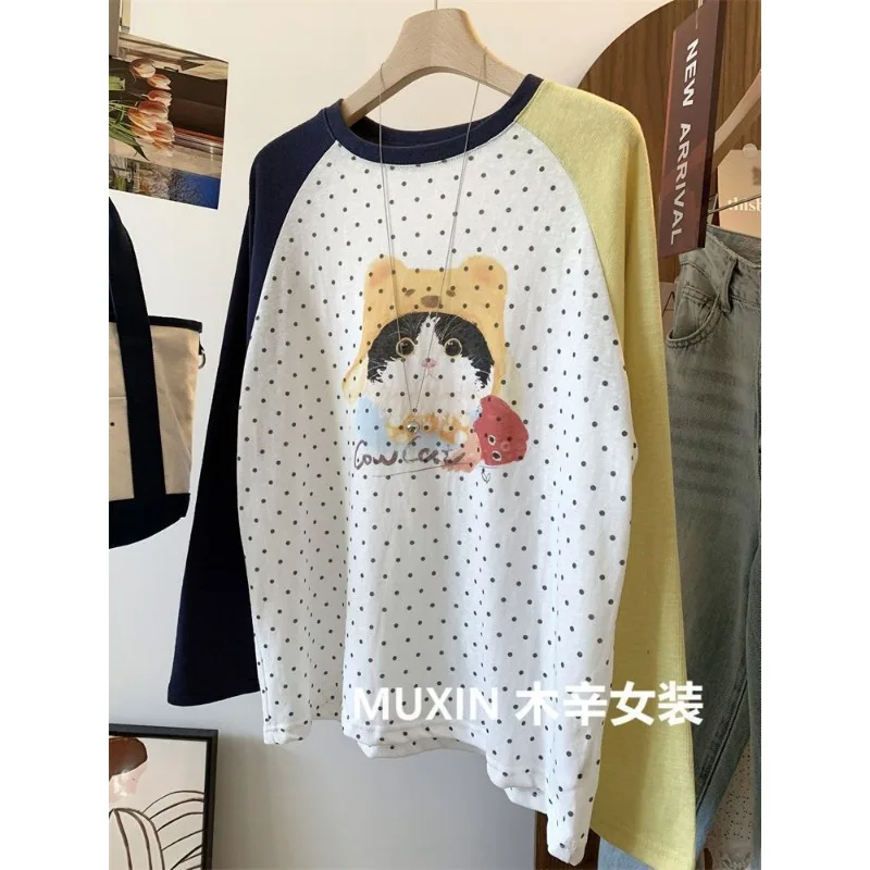 

Осенняя корейская стильная повседневная модная свободная футболка с длинными рукавами и рукавами с мультяшным рисунком, нижняя рубашка